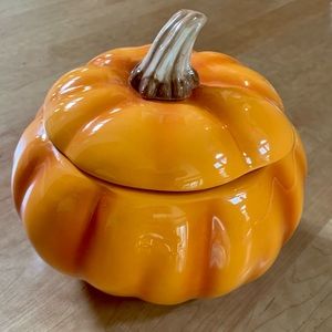 Holiday ceramic pumpkin with lid